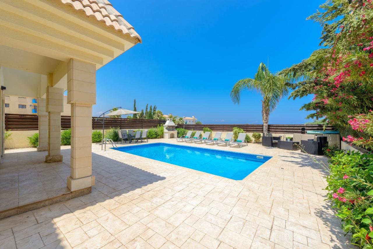 Villa Irina Paralimni Exterior foto