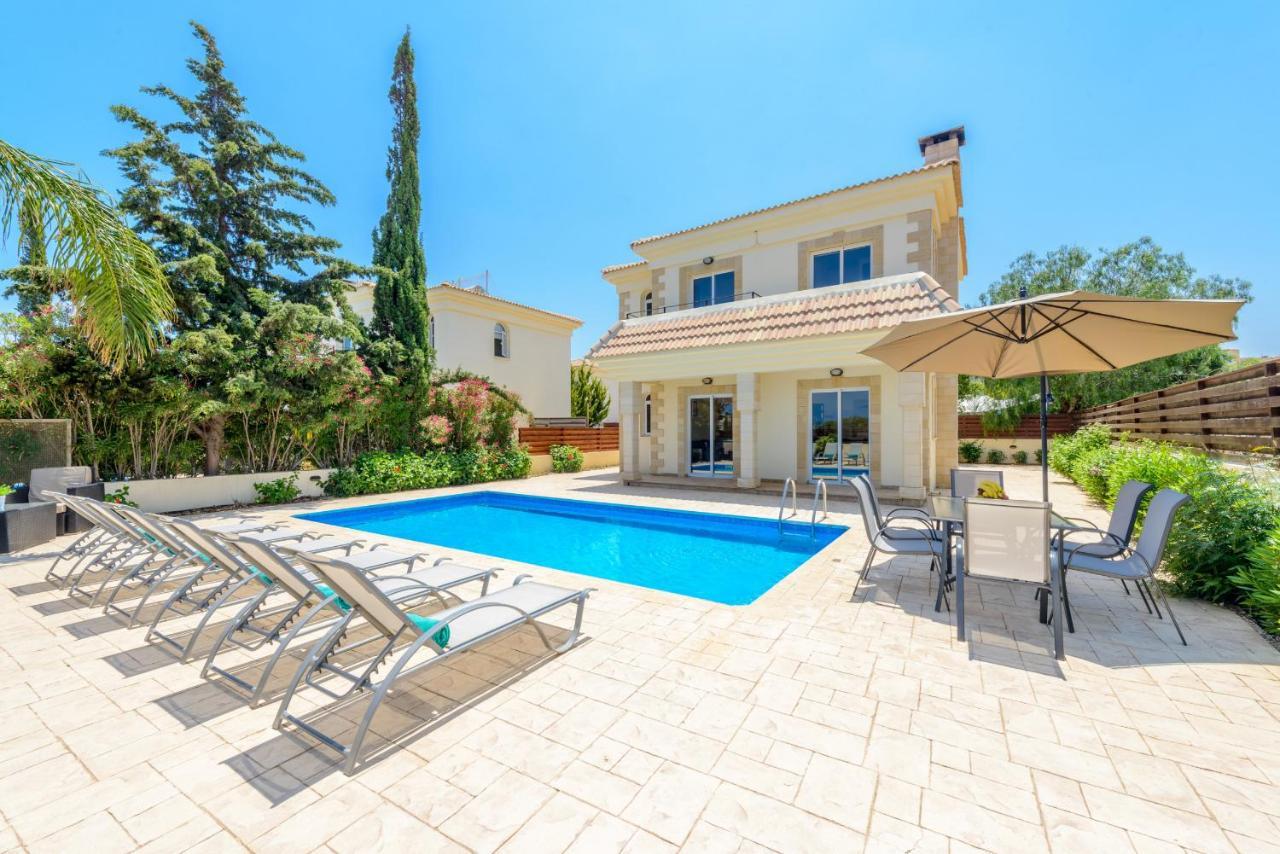 Villa Irina Paralimni Exterior foto